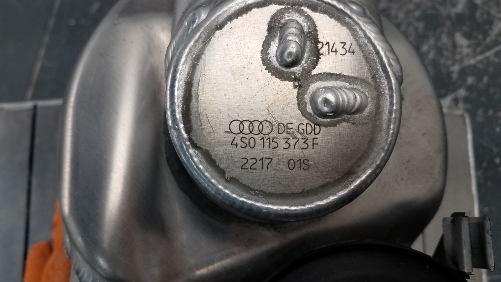 2018 Audi R8 V10 Oil Sump Reservoir Tank / Cap #0182 D1