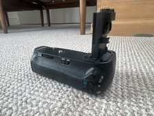 Meike MK-70D Multi-Power Battery Pack Compatible with EOS 70d 80D