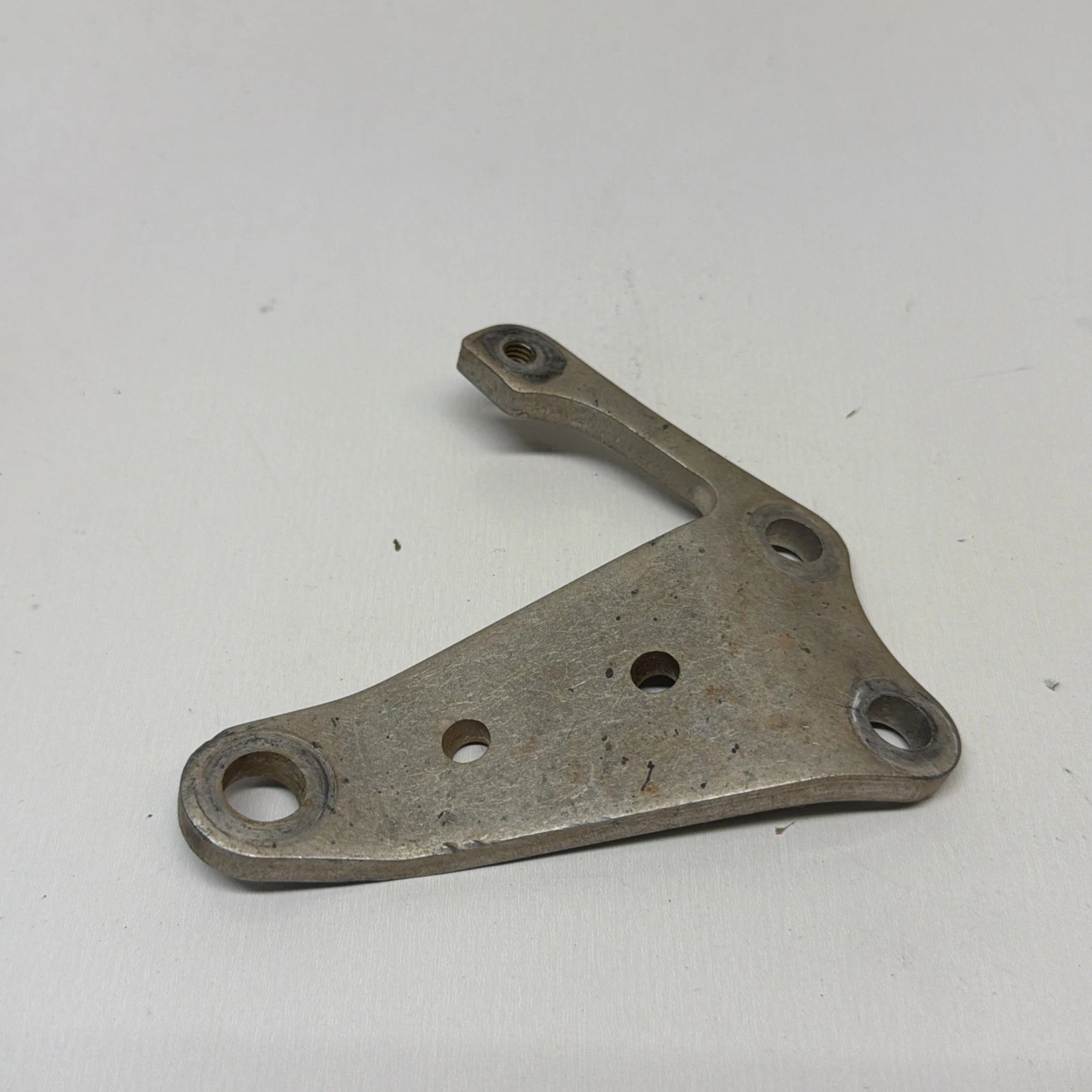 97 - 99 HONDA CR 250 R UPPER ENGINE MOUNT TAB BRACKET STAY