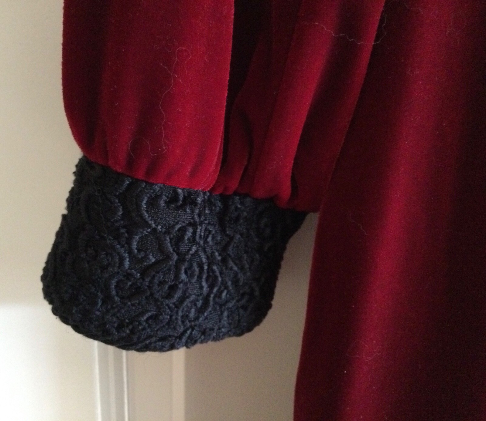 Velvet Zip Robe Diamond Tea Ruby Red Velvet Zip Front Robe w/Black -… - Gem