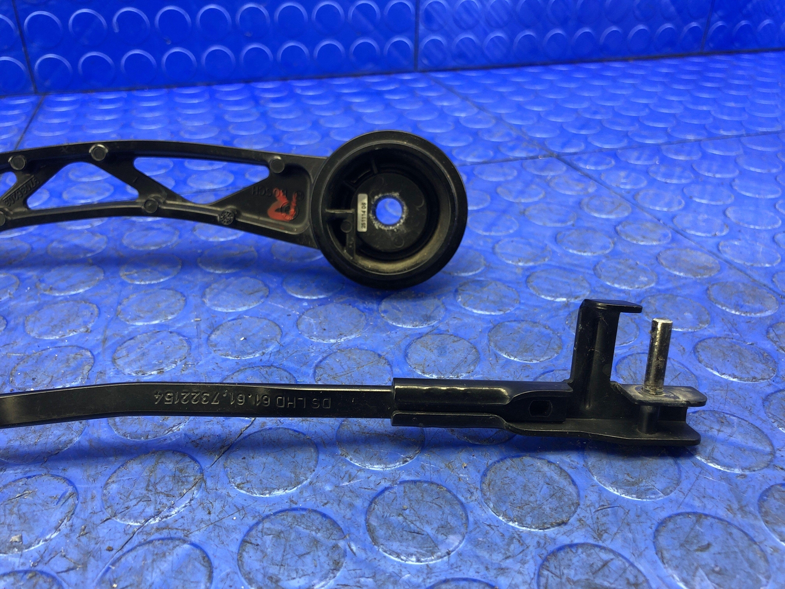 2014-2020 BMW I8 OEM FRONT RIGHT AND LEFT WINDSHIELD WIPER ARM SET