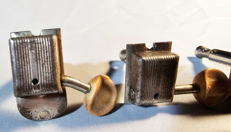 Set Of 4 Kluson Tuning Machines Pegs From Early Fender No Stamp One Bent - Image 3 of 4