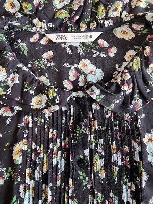 ZARA: BLUMENBLUSE PLASTRON FLACHE FALTEN KLEINER KRAGEN CLAUDINE 