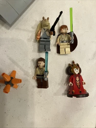 Lego 9499 Gungan  Sub With All Minifigures Complete