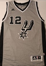 LaMarcus Aldridge Cards and Autograph Memorabilia Guide 19