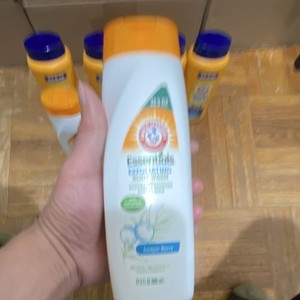 Arm & Hammer Essentials Exfoliating Body Wash Juniper Berry Vegan 22.5 oz❤️