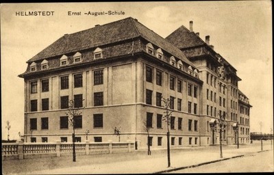 Postcard Helmstedt in Lower Saxony, Ernst August School, street view - 4142420