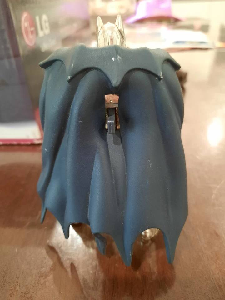 DC Comics- Legends Of Batman (Silver Knight Batman) 1994 Figure - image 4 of 4