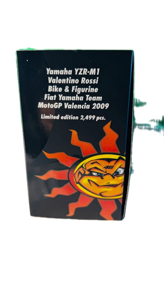 Minichamps Moto + Figura Yamaha YZR-M1 V Rossi MotoGP Valencia 2009 - Immagine 3 di 4