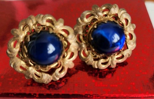 Vtg. Signed Miriam Haskell Gold Filigree, Blue Cabachon Glass Earrings - 第 3/10 張圖片