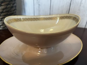 Lenox Caribbee Gravy Boat with attached Underplate, 8 3/4"