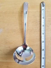 PRESTIGE PLATE VINTAGE 1945 BORDEAUX PATTERN SILVER PLATED GRAVY LADLE