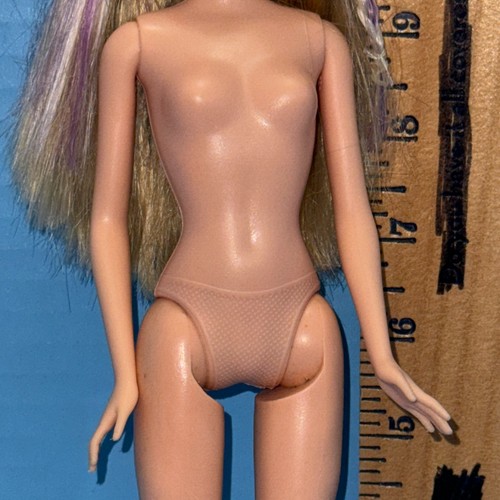 Mattel Barbie Fashion Fever Drew Lara Gesicht blond lila Strähnen Haare nude Puppe - Bild 3 von 7
