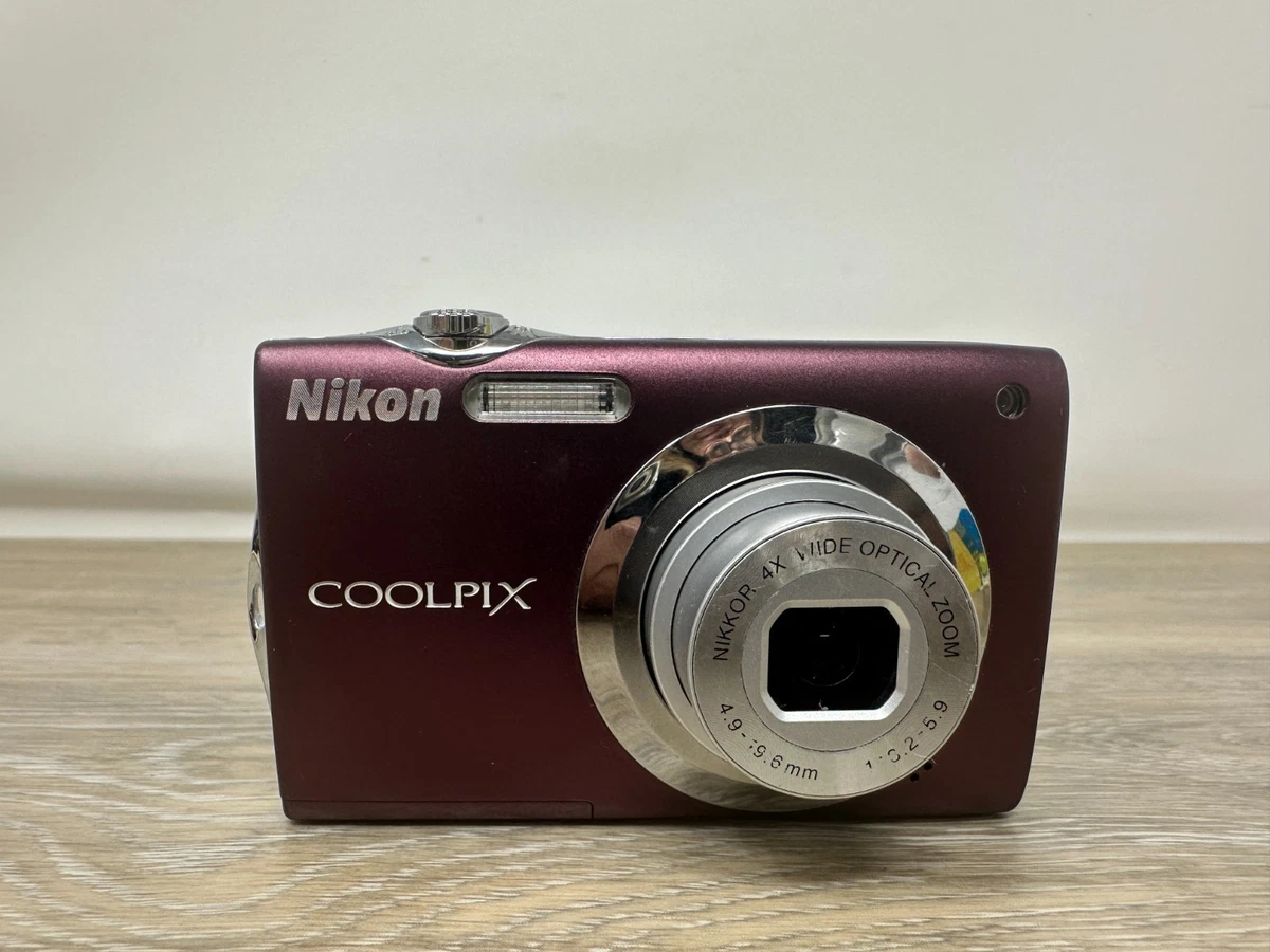 Mint] Nikon Coolpix S3000 12MP x4 Digital Camera Orange
