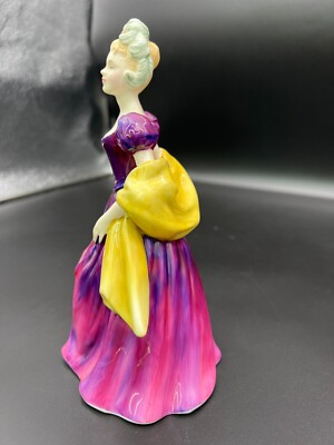 ✨️ロイヤル・ドルトン✨️フィギュリン Lorette ロレッタ HN 2337 Royal Doulton HN 2337 Loretta | eBay
