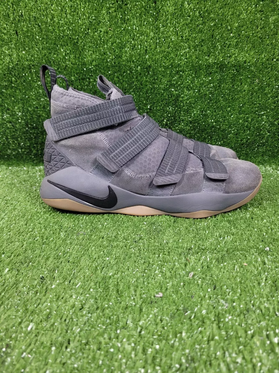 Men's nike lebron hotsell soldier 11 sfg