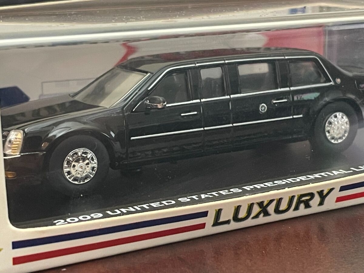 1/64 2009 Presidential Cadillac Limo ULTRA RARE PROTOTYPE 1/64 2009 Presidential Cadillac Limo ULTRA RARE PROTOTYPE
