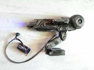 Predator Schulterkanone Plasma Caster 10 Zoll Full LEDs bemalt und fertig.