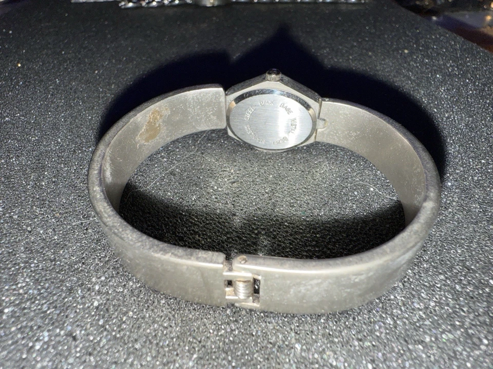 Винтажные женские часы-браслет Collezio — уникальный шестиугольный циферблат, новый аккумулятор, работают - Изображение 3 из 3