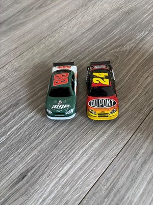 LIFE-LIKE FAST TRACKERS Electric Racers Twin Pack Amp 88 & DuPont 24