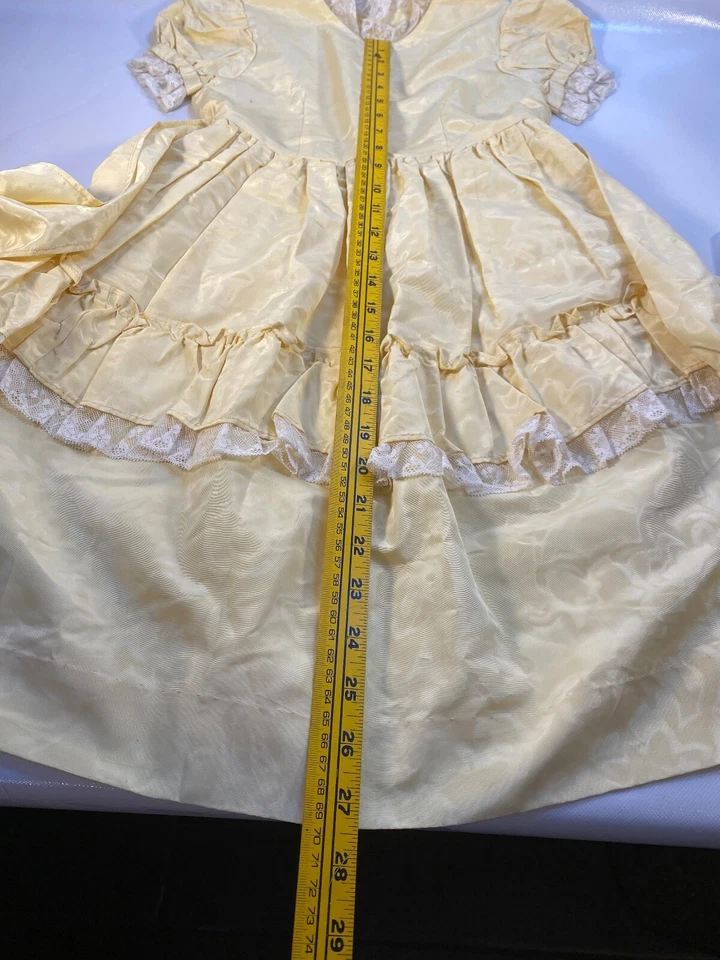 Vestido antiguo vintage para niños, amarillo con encaje Foto 4 de 4