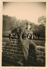 Photo WWII Pretty Woman in Uniform H1.14