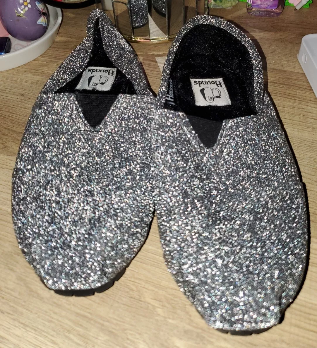 Hounds Silver Slip On Shoes 6.5 Fluffy black inside womens eBay
