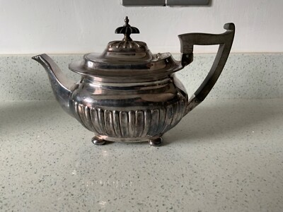 Antique Edwardian Silver-Plated Fat-Bodied Teapot Walker Hall