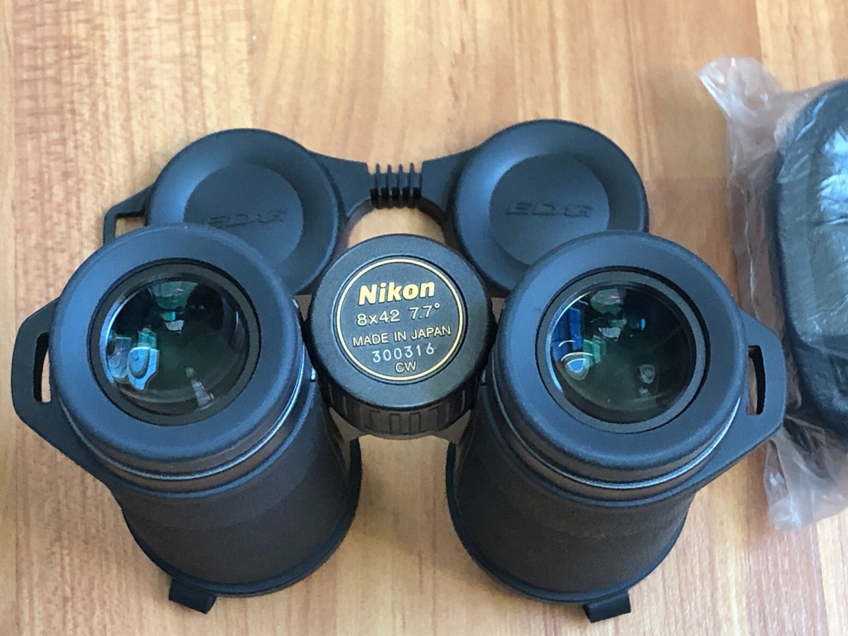 Nikon EDG II 8x42 Binoculars Case Strap Lens Caps - Pristine Nikon EDG II 8x42 Binoculars Case Strap Lens Caps - Pristine