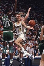 Playoffs Indiana Pacers Detlef Schrempf passing vs Boston Celtics - Old Photo
