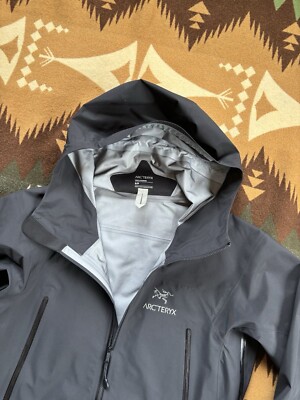Rare New Arcteryx Mens Zeta AR Gore Tex Jacket Raincoat Rare New Arcteryx Mens Zeta AR Gore Tex Jacket Raincoat