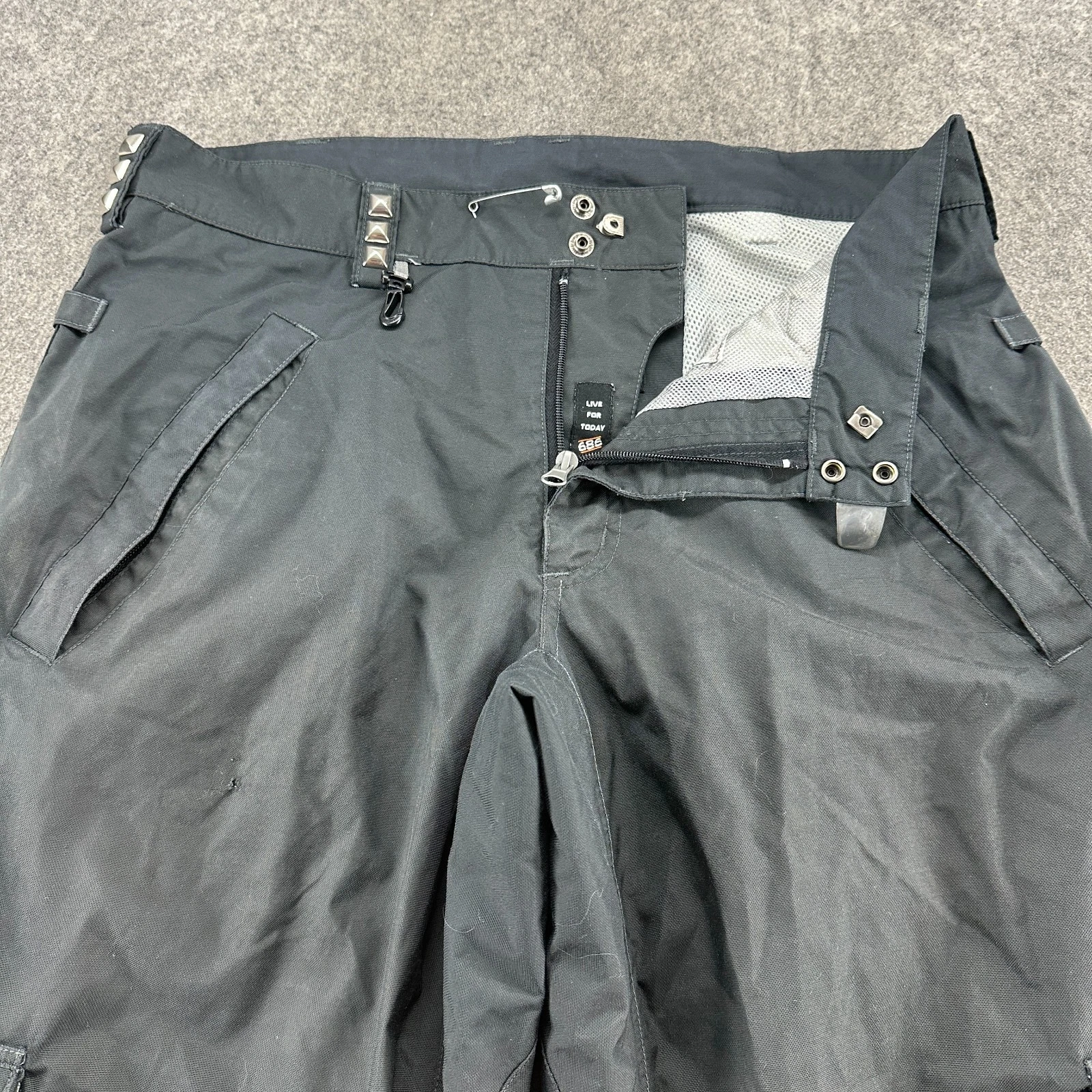 686 Enterprises Snow Pants Mens M Black Lined Cargo Snowboarding Convert