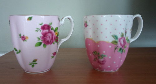 ROYAL ALBERT ENGLAND MUGS ROSES DESIGN LOT 2 PC