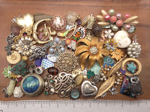 Vintage-Now 50+ Piece CRAFTING LOT Jewelry making Lot Large Variety Pieces #13