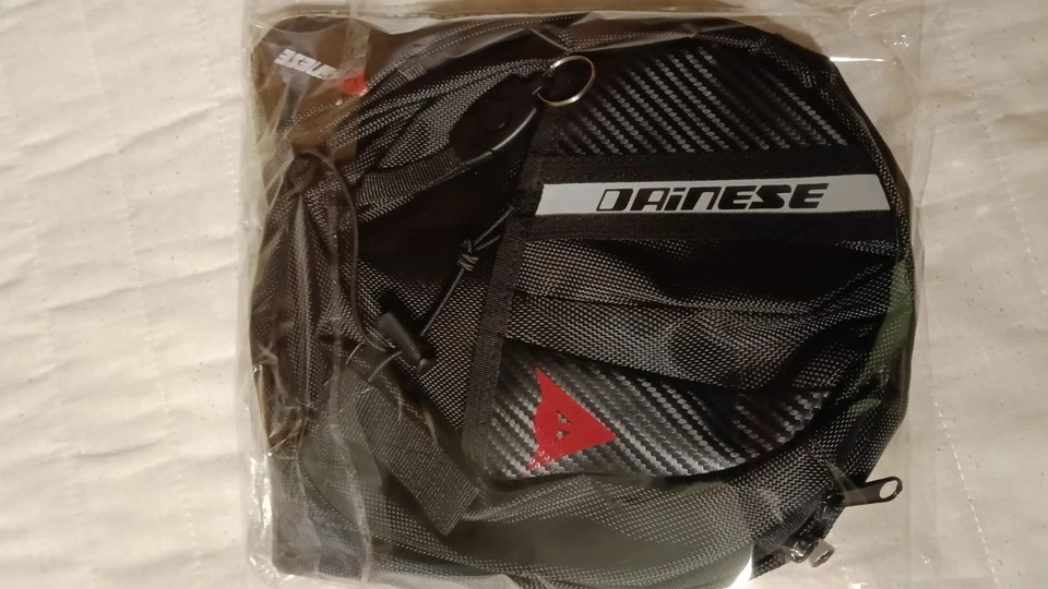 MARSUPIO DA GAMBA LOGO DAINESE BORSA MULTIFUNZIONALE DA VIAGGIO SIGILLATO - Immagine 2 di 4