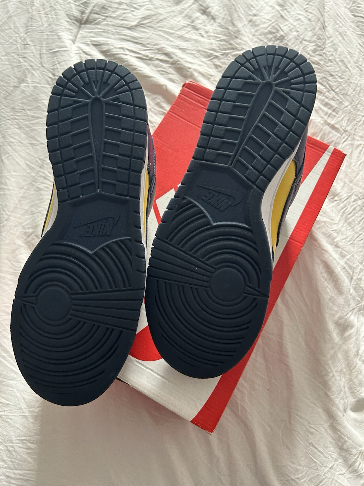 Nike dunks - image 6