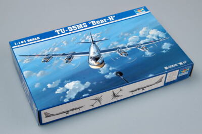 Trumpeter 03904 1/144 TU-95MS Bear-H  Bomber