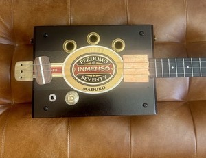 Perdomo 3 String Cigar Box Guitar - Humbucker