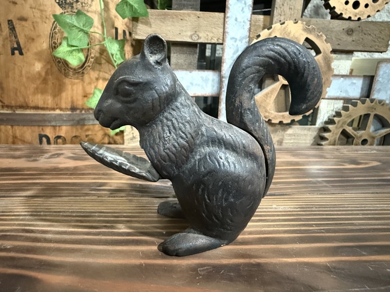 Vintage Cast Iron Nutcracker Squirrel 4.75" Tall 