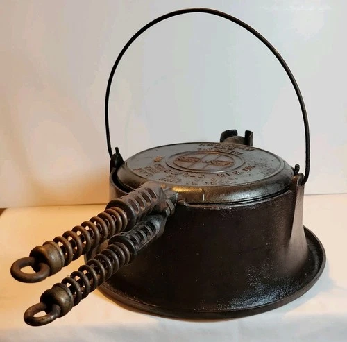 Vintage Griswold Cast Iron Waffle Iron No. 8 Pat Jul 1 1 1922 Complete High Base