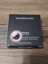 bareMinerals BAREPRO 24HR Skin Perfecting Talc-Free Matte Powder Light 20 Cool