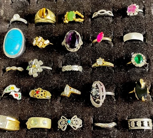 VTG Lot 25 Costume Jewelry Rings Gold Silver Tone Gems 1-925 1-Sarah COV  1-Avon