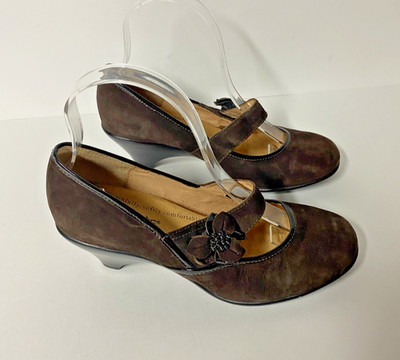 Softspots Womens Heels Shoes Mary Janes Brown Suede Leather Flower Strap Size 6
