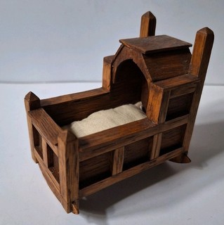 Antique/Vintage Duxbury Wooden Dolls House Miniature Tudor Style Rocking Crib