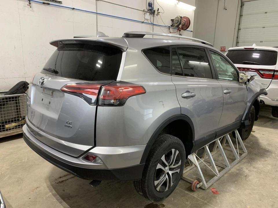 Used Spare Tire Wheel fits: 2016 Toyota Rav4 114mm 4-1/2`` bolt circle 17x4 spar - Image 3 of 4