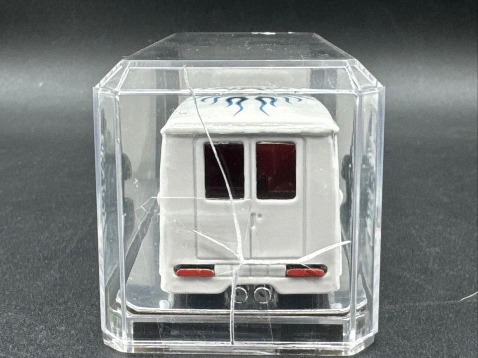 Hot Wheels White Dairy Delivery 2014 28ª Convención LAX NightStalker Customs Foto 3 de 4