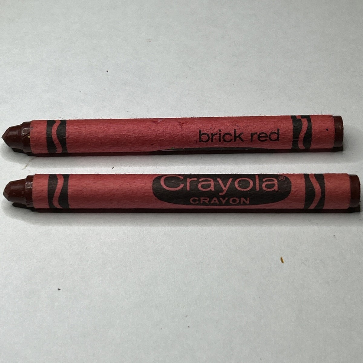 Crayolaクレヨン プロモーション品　赤色 vintage 2 Crayola Crayon - Brick Red - Binney & Smith RARE Retired Color