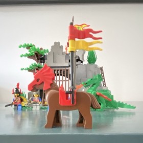 (Lego set 6076 dark dragons den) Missing 1-3 pieces