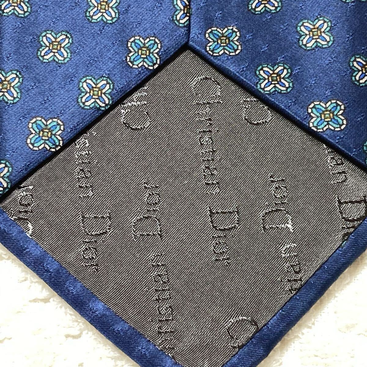 Excellent Condition Christian Dior Tie Floral Jewelry Allover 100 Silk Blue Busi thumbnail 7