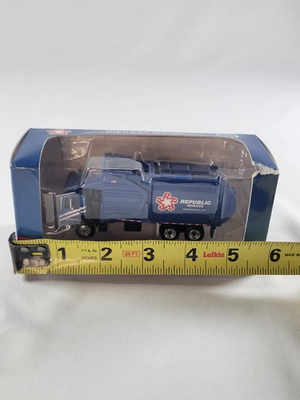 #ad First Gear Republic Services Front Load Garbage Truck 1 87 HO Diecast NIB Mack $129.99